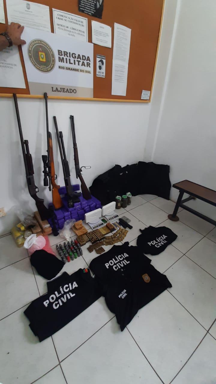 Dois Homens S O Presos Portando Armas Muni O E Drogas Em Lajeado