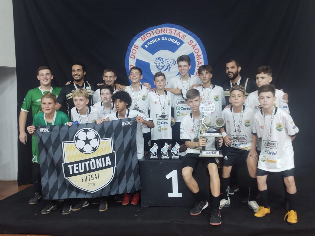Sub-13 da Teutônia Futsal é campeã da Copa D'Itália - Folha Popular
