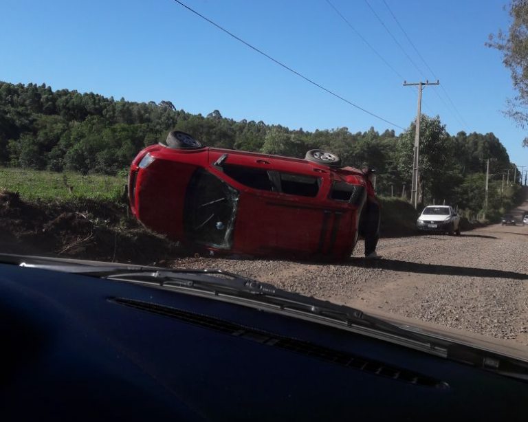 Acidente resulta em danos materiais na divisa de Estrela e Teutônia