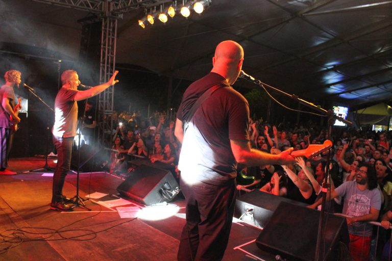 IRA! faz público cantar junto em Estrela