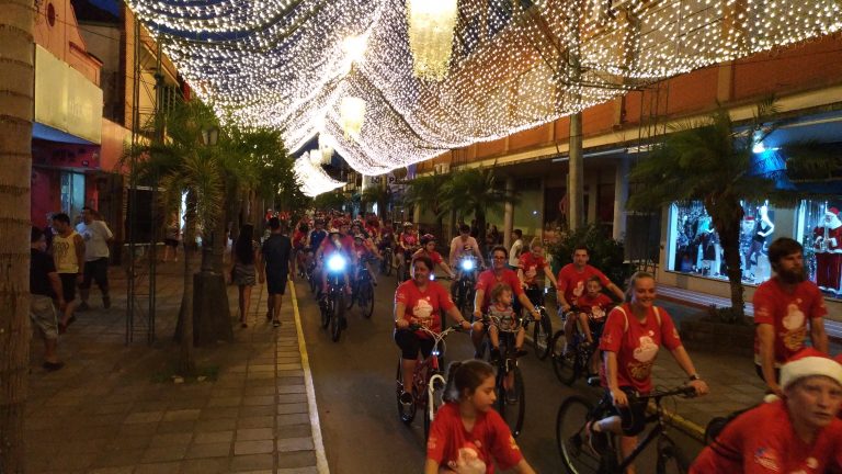 3º Passeio Ciclístico de Natal reúne famílias e amigos pelas ruas de Estrela