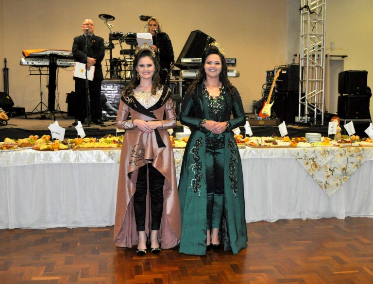Trajes das soberanas da 29ª edição do FestiQueijo foram apresentados oficialmente