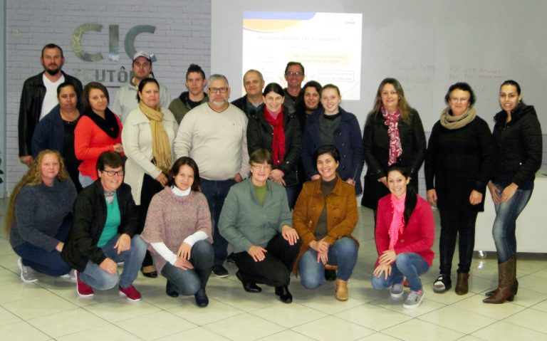 Profissionais dos setores de mesa e distribuição participam de qualificação em Teutônia