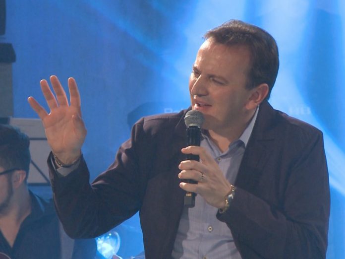 Padre Ezequiel apresenta em Estrela o show “Despertar” / Crédito: divulgação