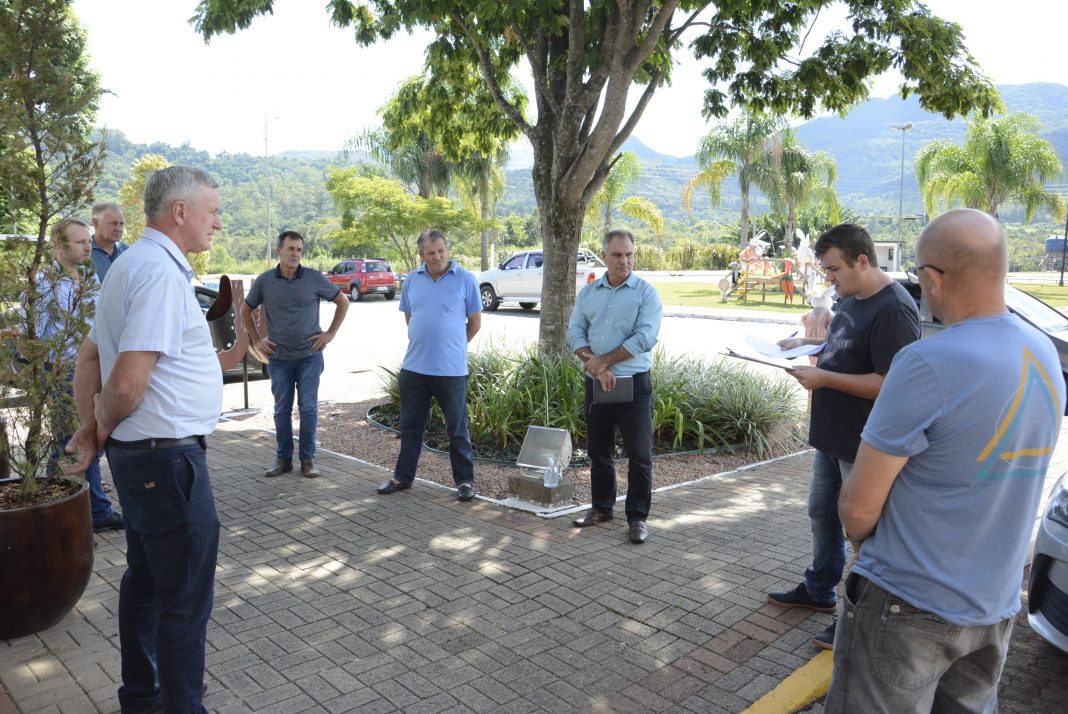 Em reunião, Conselho Municipal da Defesa Civil sugeriu, ao poder público, o decreto de emergência / Crédito: Paloma Driemeyer Valandro / divulgação
