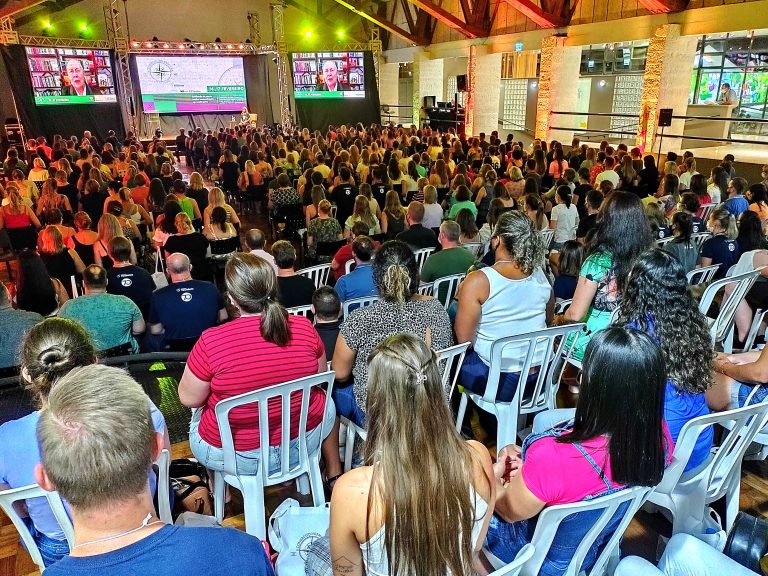 Monja Coen abre programação do 2° Congresso Internacional de Educação em Teutônia