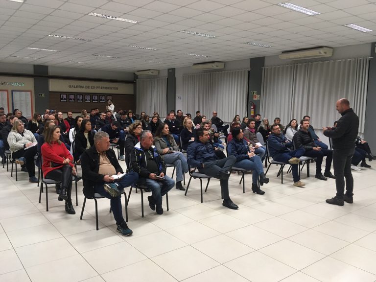 Expositores da Festa de Maio 2022 recebem orientações