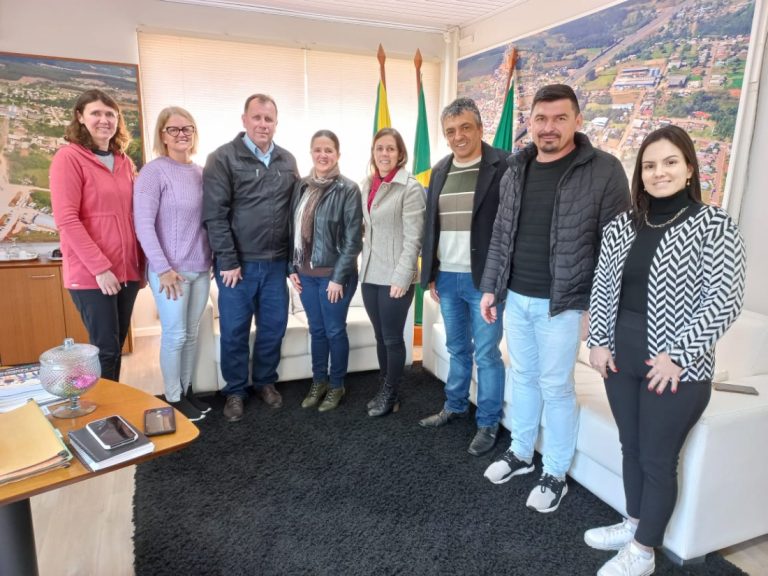 Fazenda Vilanova e Univates debatem parceria para projetos