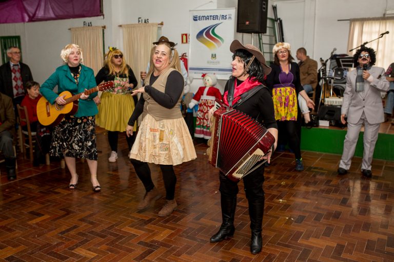 Colinas organiza festa de colono e motorista