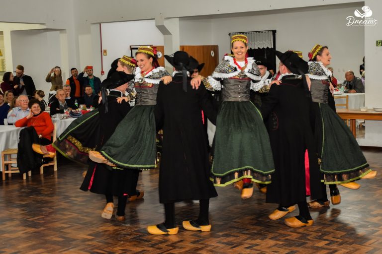 Westfälische Tanzgruppe, de Westfália, promove noite de cultura e gastronomia em julho