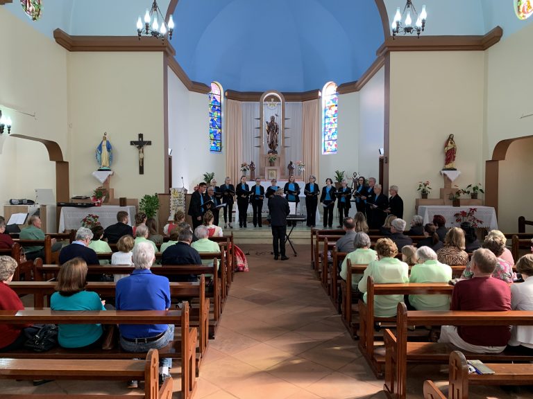 Encontro Municipal de Corais de Imigrante reúne coralistas para confraternização