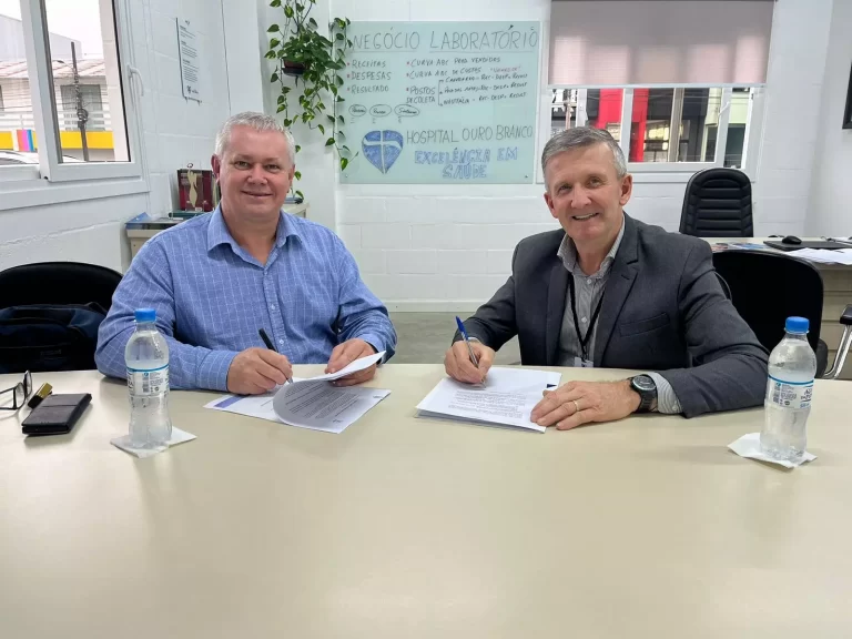 HOB assina parceria com Associação Voluntários da Saúde no projeto UTI