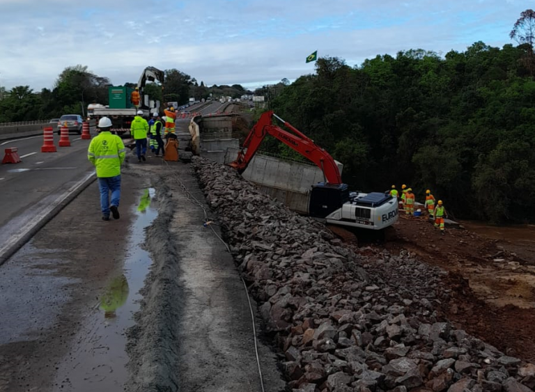 CCR Viasul estima 10 dias para liberar totalmente trecho na ponte sobre o Arroio Boa Vista na BR-386