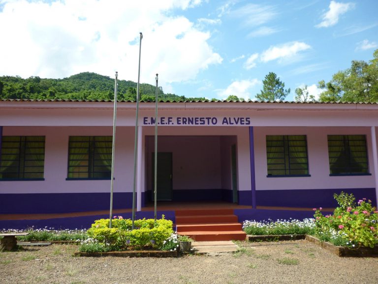 Representantes de municípios visitam Centro de Atividades Integradas de Imigrante