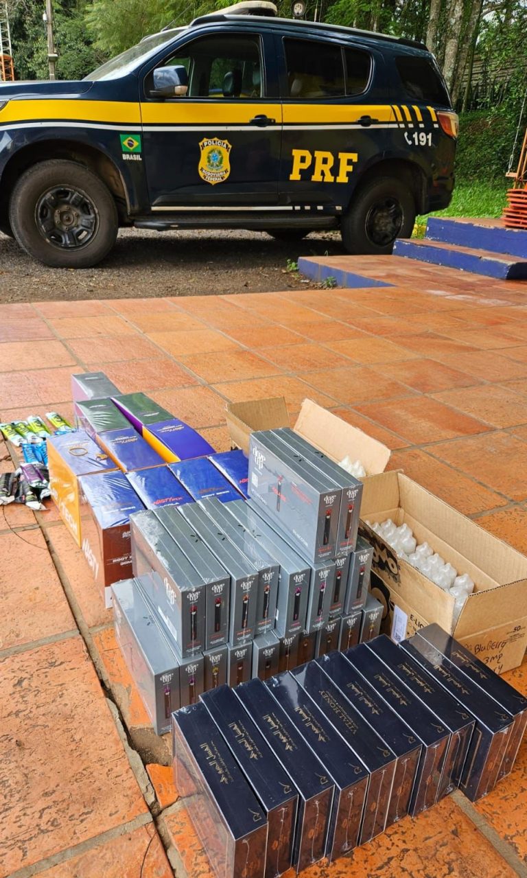PRF apreende cigarros eletrônicos e medicamentos ilegais em Lajeado