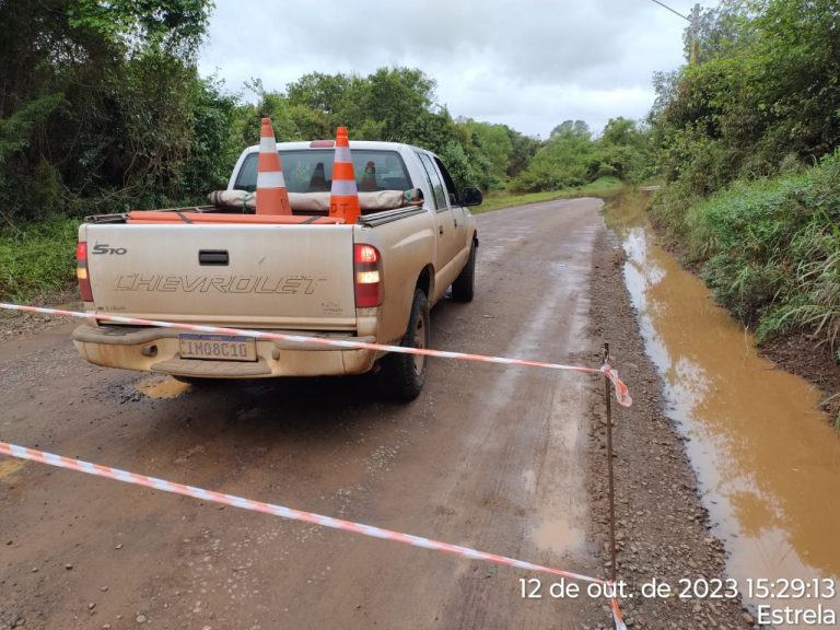 Rio Taquari chega em cota de alerta e Departamento de Trânsito de Estrela interdita ruas