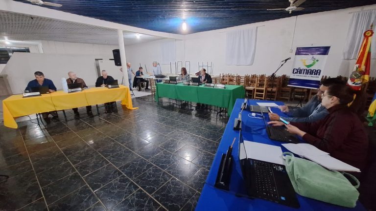 Vereadores de Taquari se reúnem para sessão na comunidade Passo da Aldeia