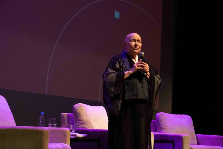 Palestra com Monja Coen reúne 2 mil pessoas e abre a programação do CRIE Conexões 