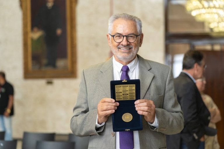 Presidente do Sistema Ocergs recebe medalha da 56ª Legislatura da Assembleia Legislativa do RS