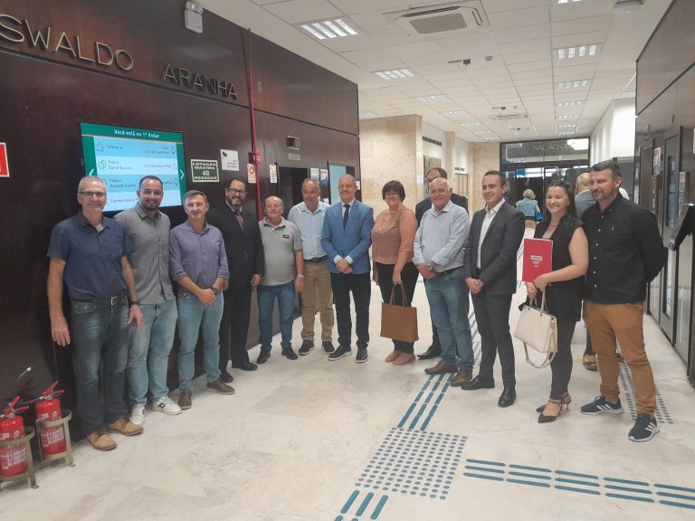 Adiada votação de projeto que viabiliza Seara comprar Frigorífico de Suínos da Languiru