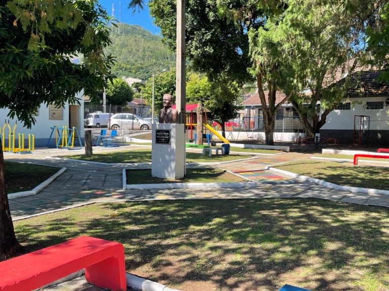 Instituto Henrique Uebel poderá assumir Praça Augusto Michel