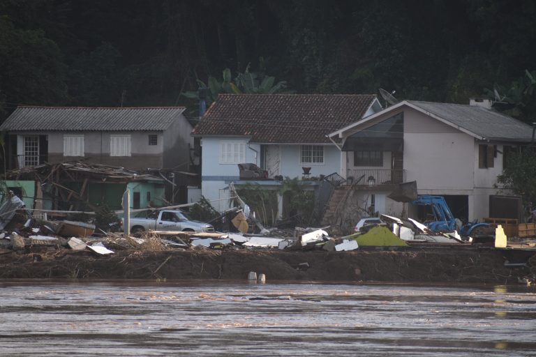 Prefeituras têm novo prazo para cadastrar famílias no Auxílio Reconstrução