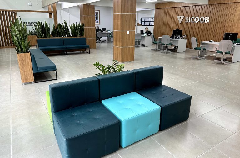Sicoob apresenta novo layout da agência de Teutônia