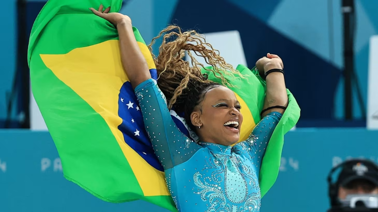 Rebeca Andrade conquista medalha de ouro em Paris