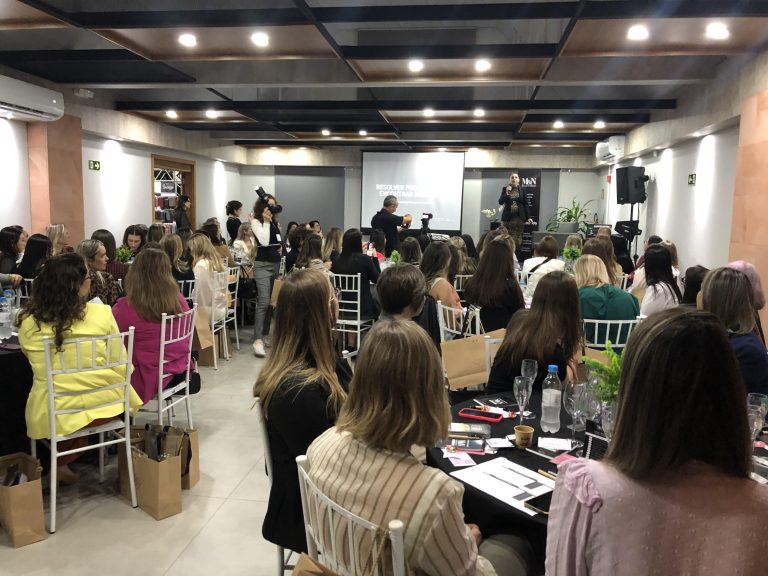 Evento reúne mulheres para rodadas de negócios em Lajeado