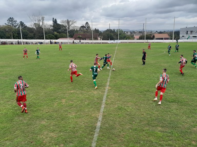 Com jogo de nove gols, liderança é dividida no Regional Certel Sicredi 2024