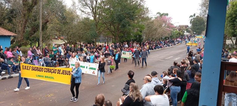 Desfiles cívicos reforçam amor pela pátria