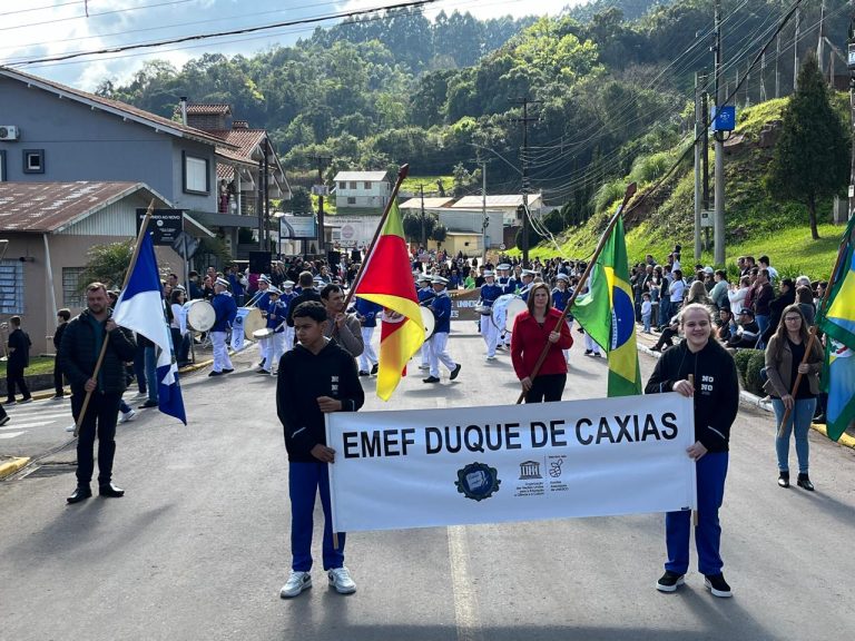 Comunidade se envolve no desfile de Boa Vista do Sul