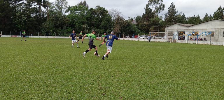 São Luiz permanece na liderança em rodada de poucos gols no Regional de Veteranos