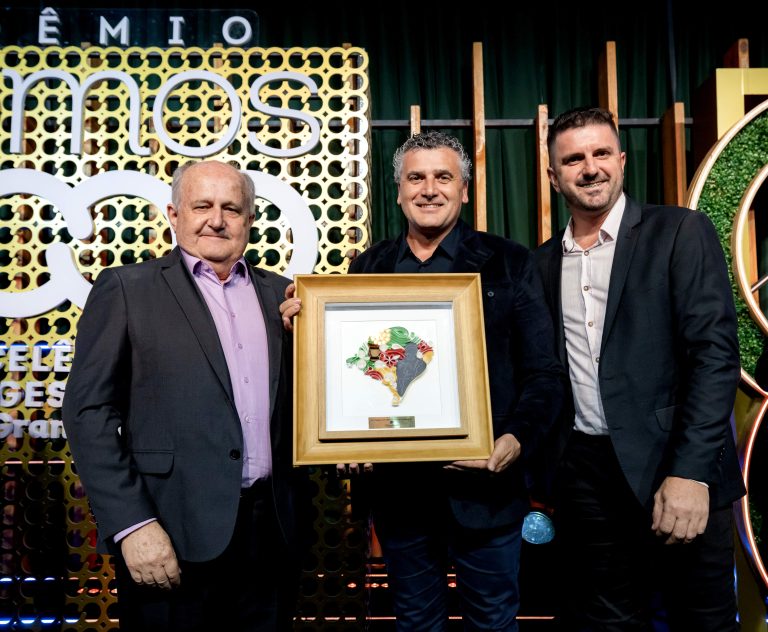 Sicoob São Miguel recebe homenagem do Sistema OCERGS