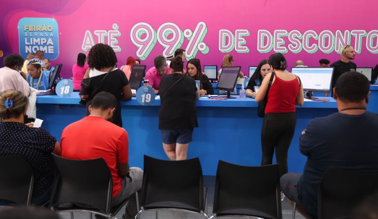 Em mega ofensiva contra a inadimplência, Serasa anuncia Auxílio-Dívida de até R$100 e retoma descontos do Feirão Limpa Nome