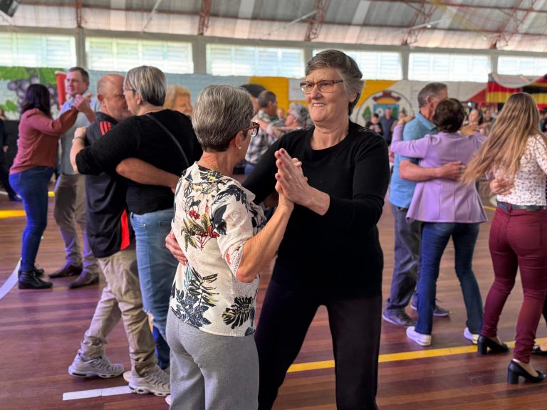 Show da Família reúne mais de 3 mil pessoas no Dia das Mães em Imigrante