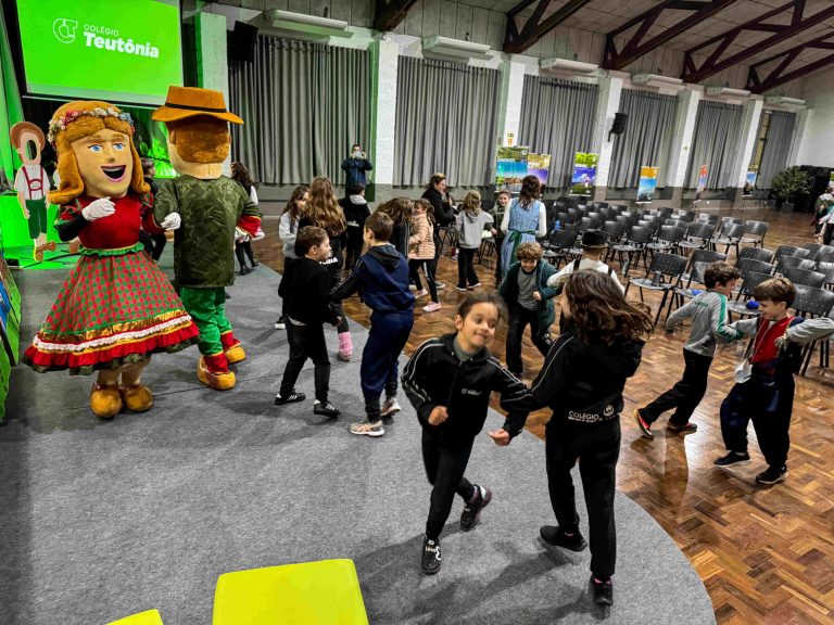 Entre palavras e memórias, Colégio Teutônia resgata histórias em Alemão