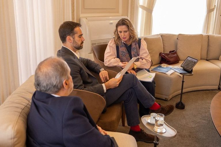 Prefeita Carine Schwingel reforça projetos de reconstrução em reunião com o governador Eduardo Leite