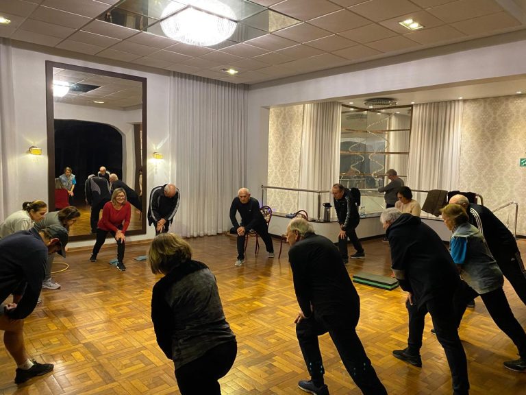 Projeto “Velhos Amigos” incentiva idosos a praticarem atividades físicas em Estrela
