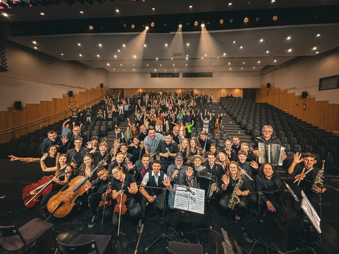 Orquestra passou por cinco cidades catarinenses e o distrito federal