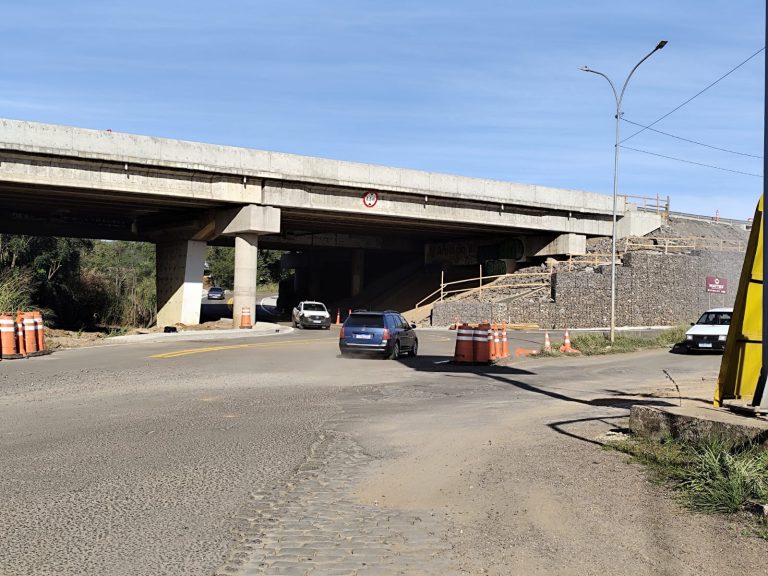 Obras em Estrela avançam com viaduto, asfaltamento, UBSs e reconstrução escolar