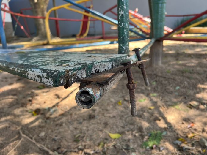 25 de julho brinquedos quebrados