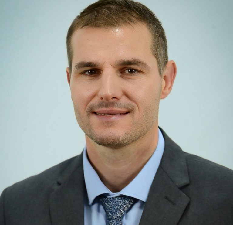 Vereador Fabiano Hauschild destaca reinauguração da Feira do Produtor