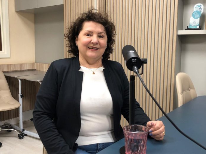 Elaine Hollmann 2_LB