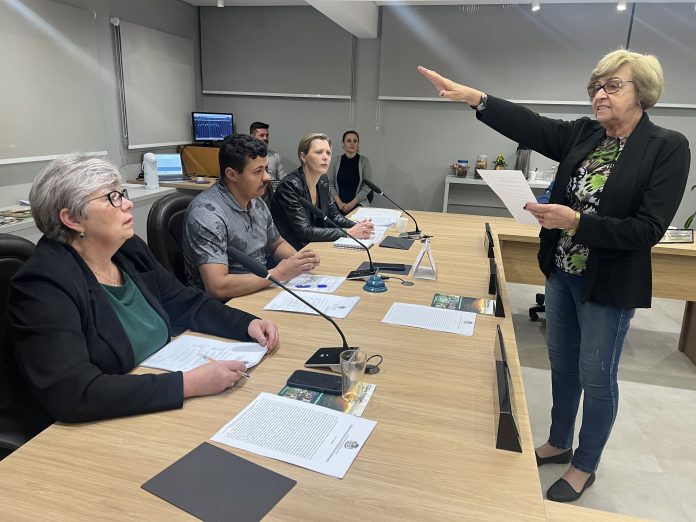 Lira Landmeier Lutterbeck tomou posse na sessão de quarta-feira_LLB