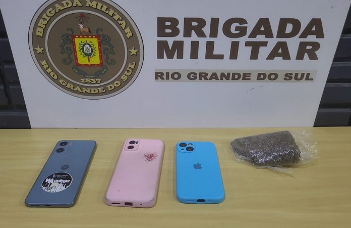 Homem com mandado de prisão é capturado com dois adolescentes após fuga na ERS-130 em Lajeado