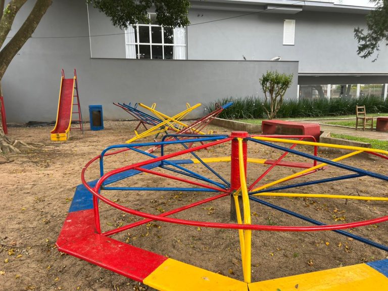 Praça Augusto Michel passa por melhorias e deve ficar pronta em 2026