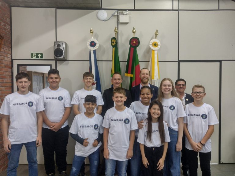 Vereadores mirins de Poço das Antas visitam órgãos públicos e acompanham rotina legislativa