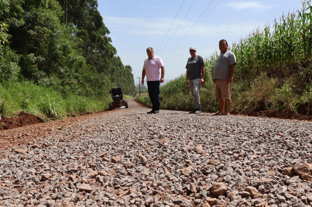 Fazenda Vilanova recebe recurso para recuperar estradas