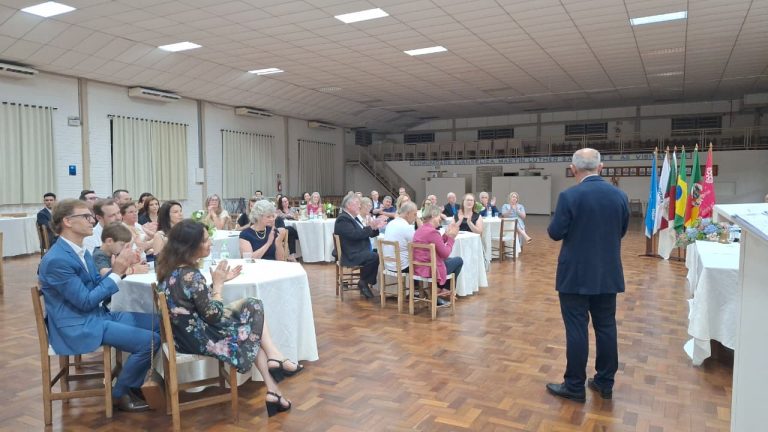 Governador Distrital visita o Rotary Club de Teutônia